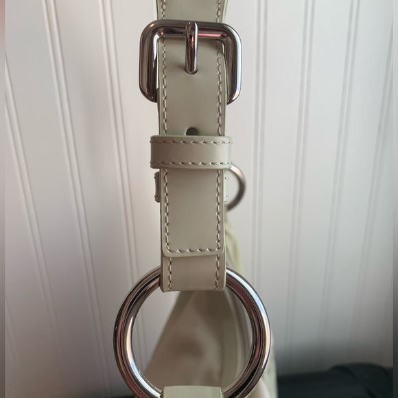 Prada Hobo bag😘 - Picture 5 of 14